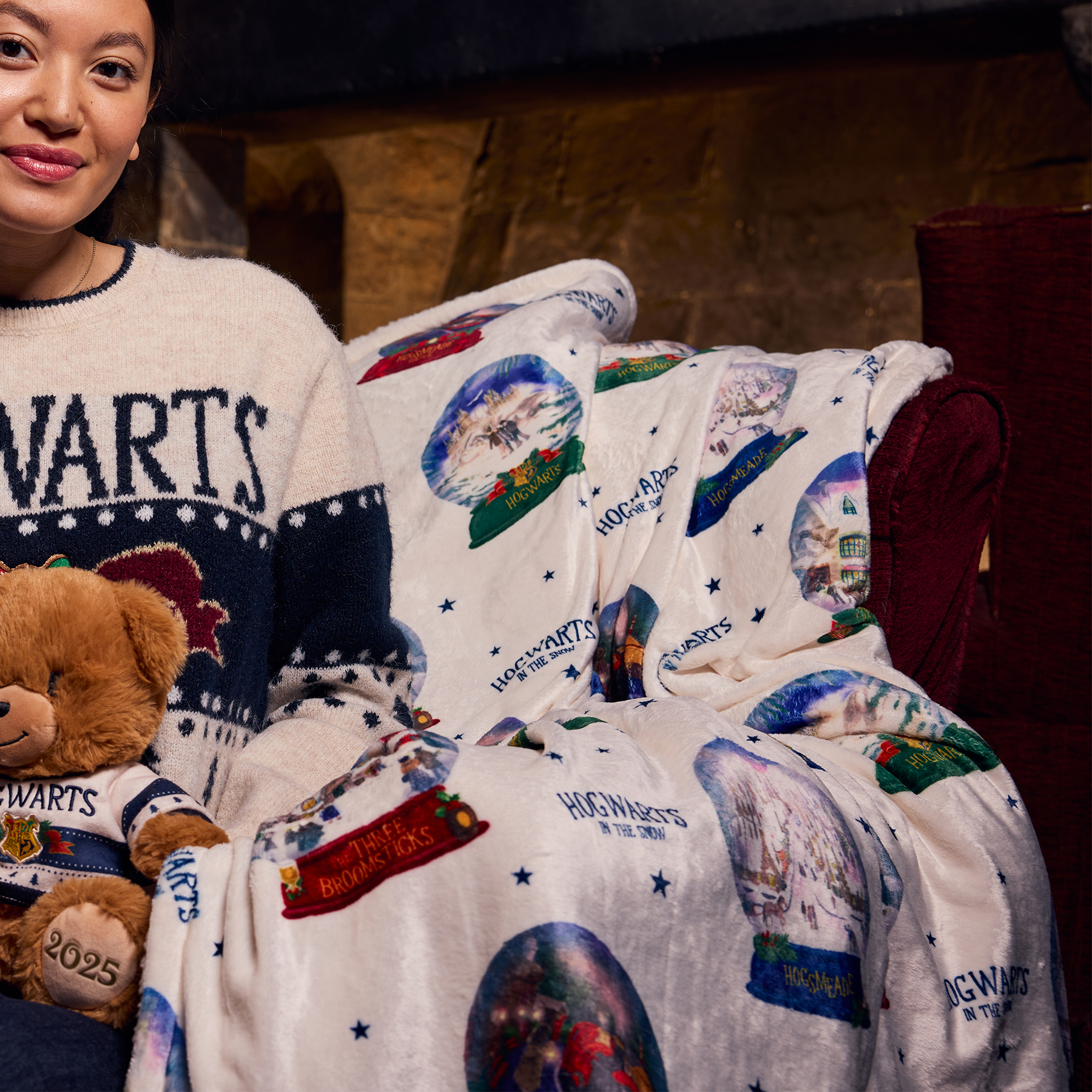 Hogwarts in the Snow Throw Blanket