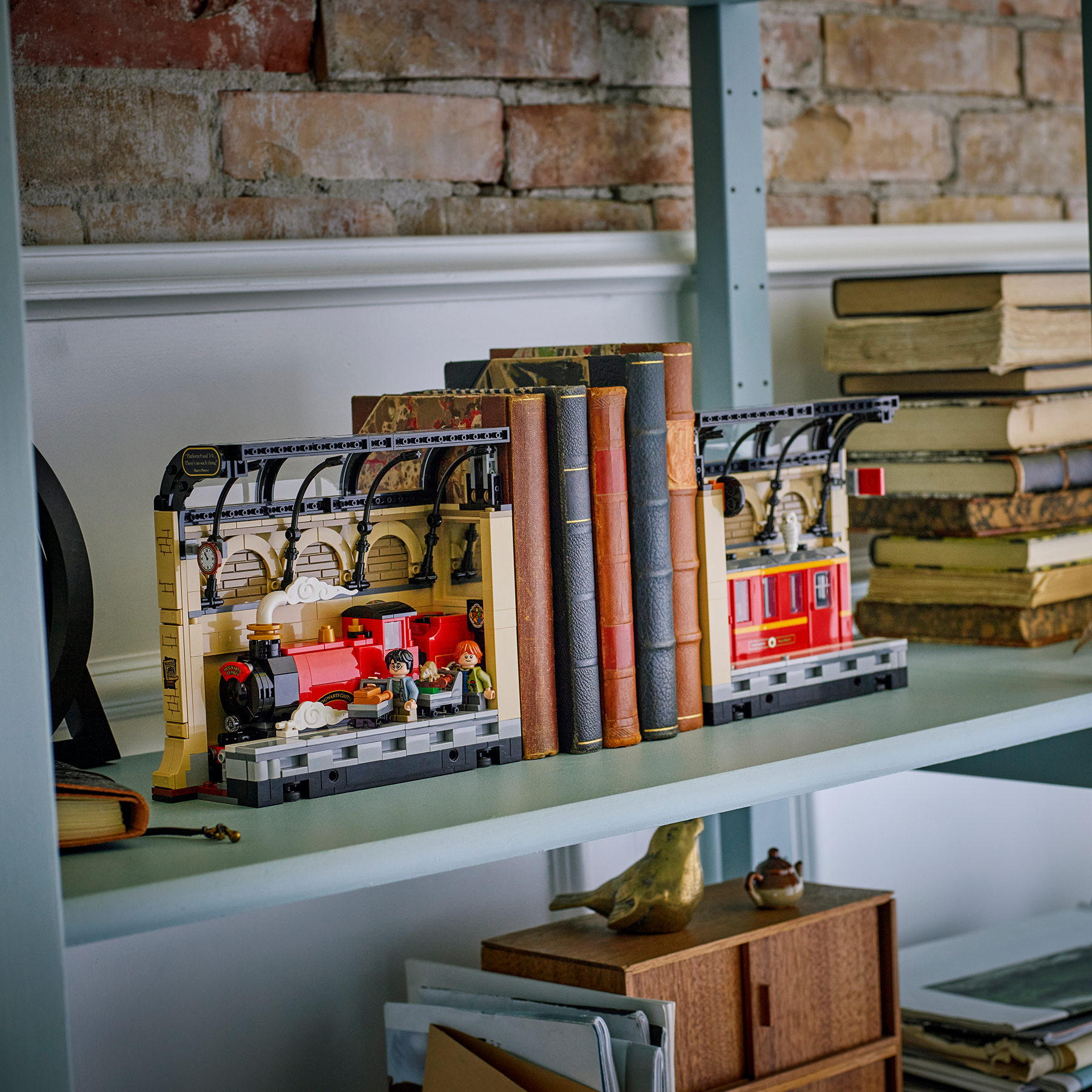 Book Nook - Hogwarts Express LEGO