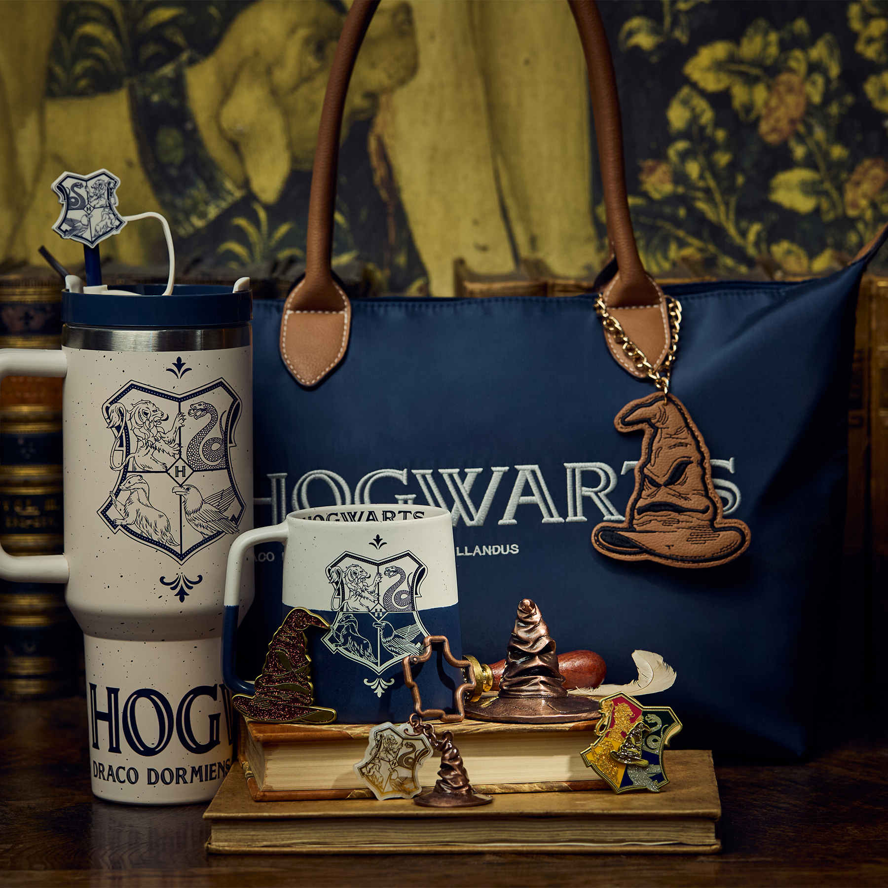 Hogwarts Crest Cup & Straw