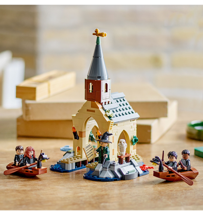 Hogwarts Castle Boathouse LEGO