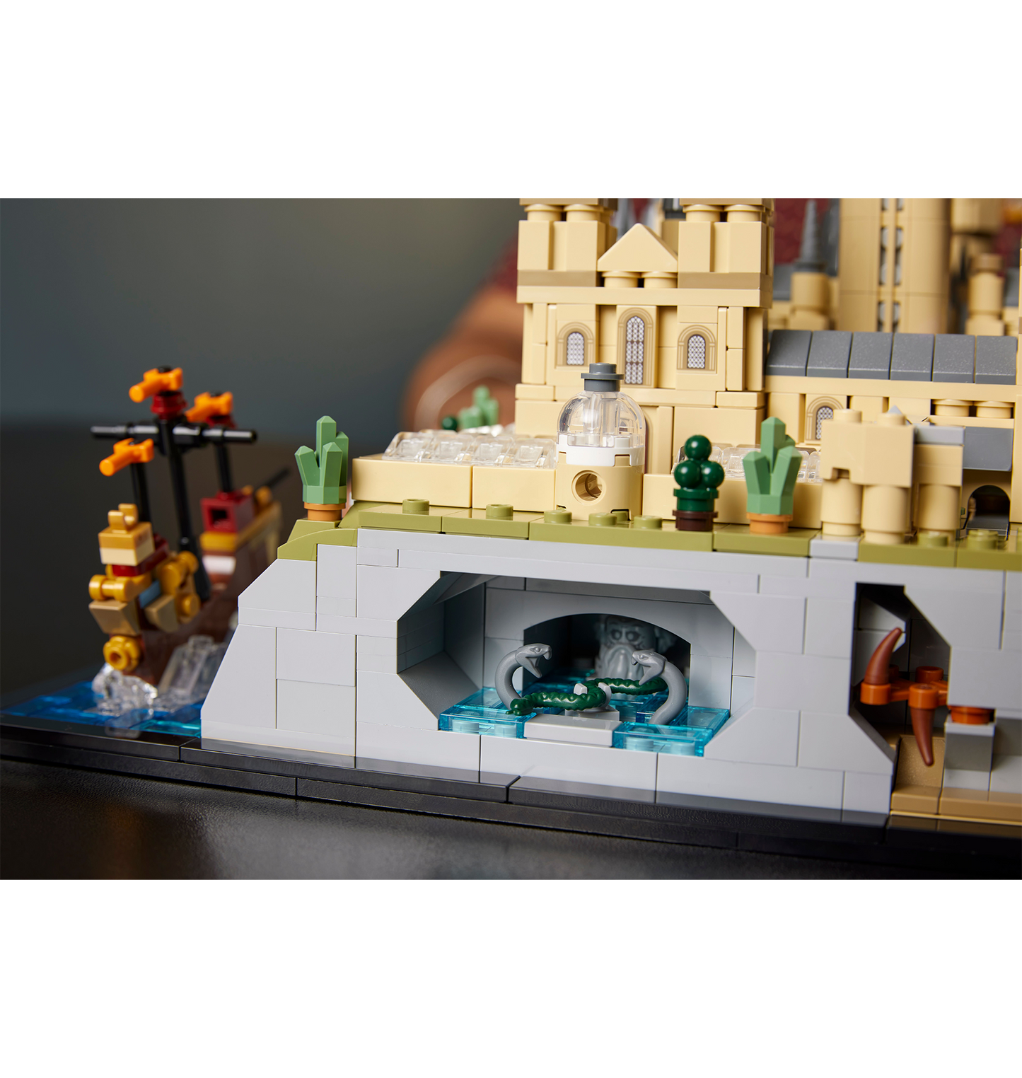 Hogwarts Castle and Grounds LEGO