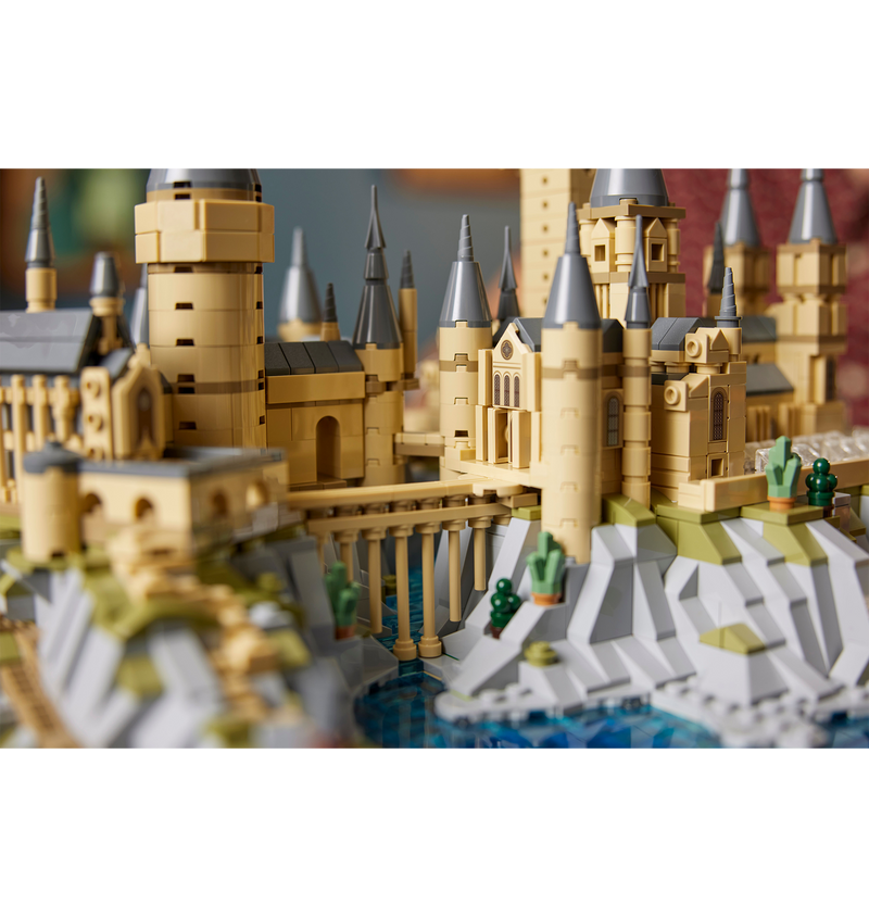 Hogwarts Castle and Grounds LEGO