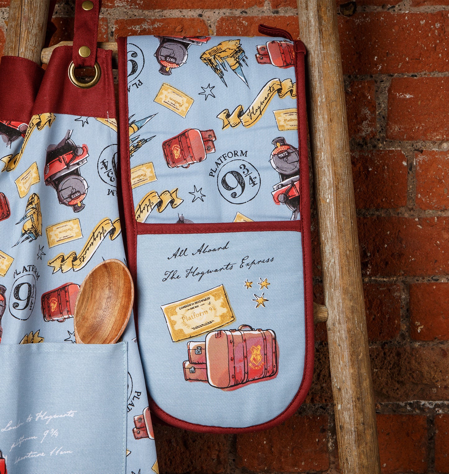 Hogwarts Express Oven Glove